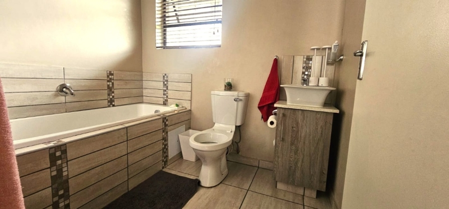 To Let 3 Bedroom Property for Rent in Waterkloof A H North West